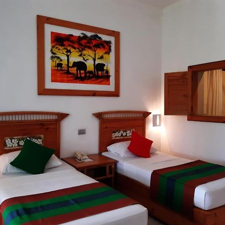The Oasis Beach Resort Hambantota Luaran gambar